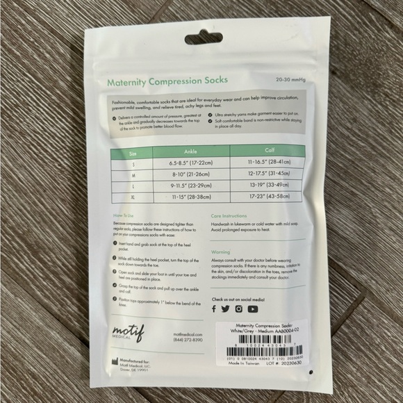 Motif compression socks - Picture 2 of 2